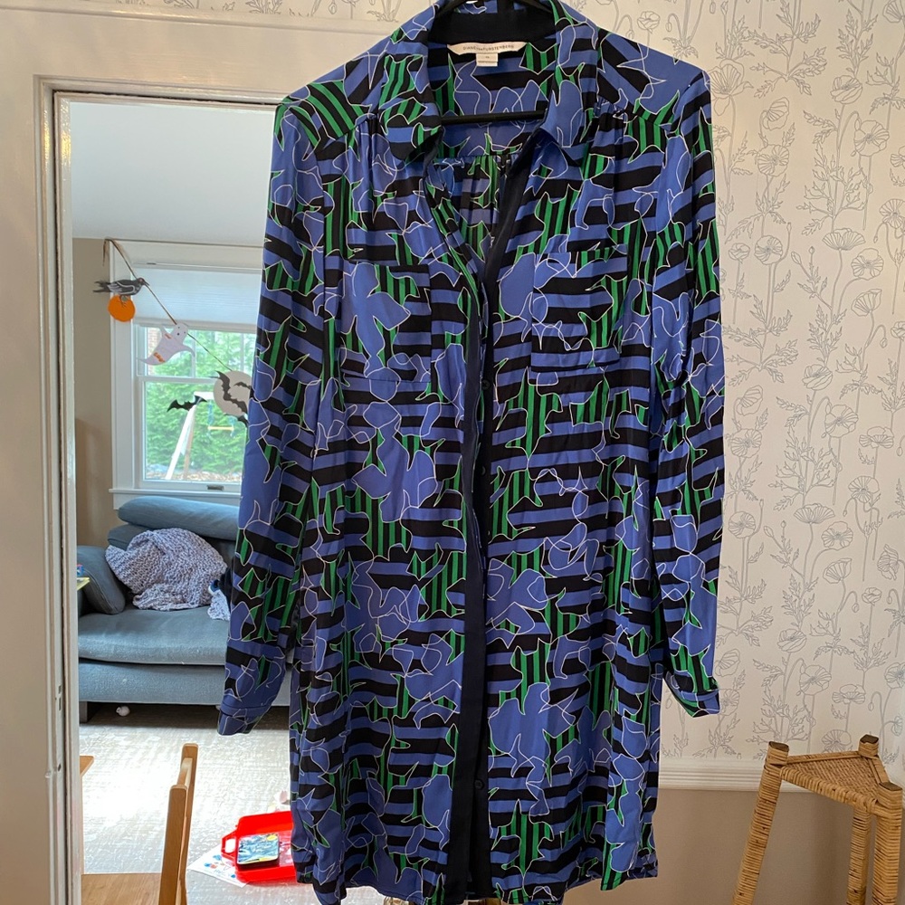 Perfect Condition, Gorgeous Comfortable Diane Von… - image 1